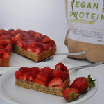 Strawberry cake with protein biscuit base